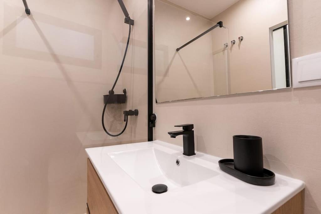 Apartamento Nuevo En El Centro De Elche Bagian luar foto