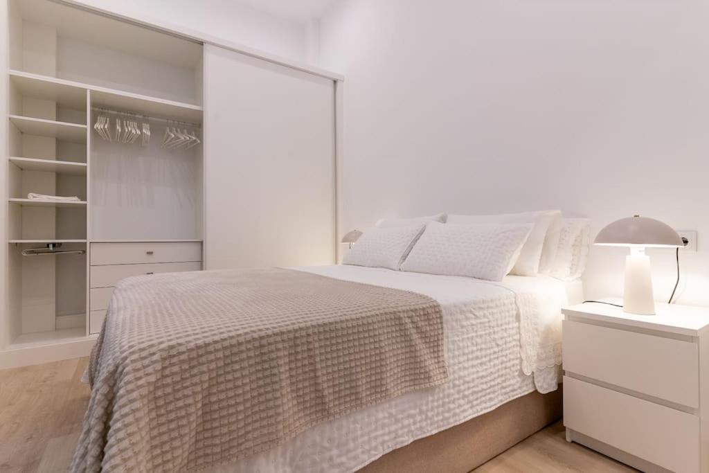 Apartamento Nuevo En El Centro De Elche Bagian luar foto